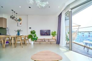 The Sóng Infinity Pool Seaside Apartment - Hồ Bơi Vô Cực