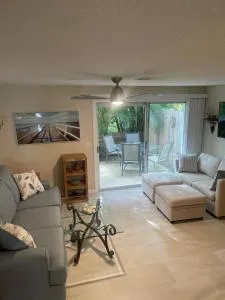 Coastal Townhome in Jupiter 1 mile to beach! - جوبيتر