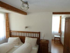 Triple Room with Private External Bathroom room in Hotel Sternen
