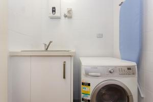 Suburban Living - 2 bedroom apartment Victoria Park