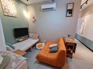 Cozy Modern Tiny Home 2R1B 10 mins to KLCC