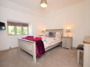 3 bed property in Winkleigh 66041