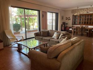 Marias Apartment, Selianitika