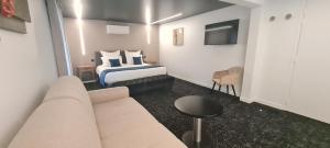 Hotels Le Sainte Jeanne : photos des chambres