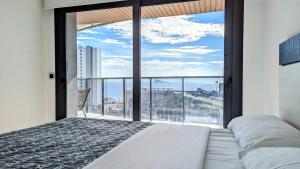 SUNSET WAVES lovely apartment