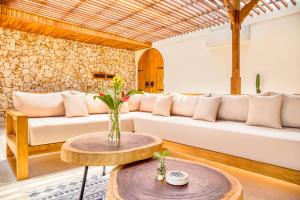 Villa Tango - New Luxurious 7BDR Prime Location