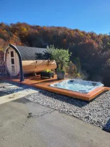 Resort TimAJA - pool, massage pool, sauna - 特贝尔诺