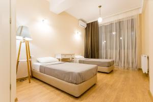 Central Comfort Place l