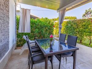 Holiday Home Superior-5 by Interhome