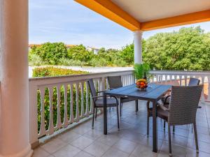 Apartment Rok 8 by Interhome