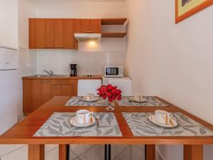 Apartment Rok 8 by Interhome