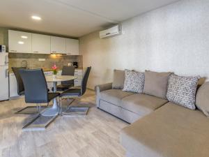 Holiday Home Superior-6 by Interhome