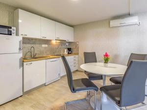 Holiday Home Superior-6 by Interhome