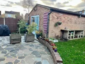 Pass the Keys Charming Guest House in St Albans with Parking - 伦敦科尔尼