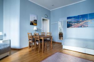 Alt-Berliner Eckkneipe - "Feuchte Ecke"