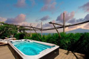 GOCCE VILLAS - Casa Rosada Waterfront Villa With Private Pool