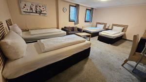 Two-Bedroom Apartment room in Hotel Kölner Hof