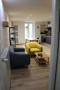 Appartements joli 2 pieces avec cour privee : photos des chambres
