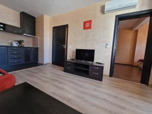Bansko Royal Towers Thea Apartment, modern renovated bathroom