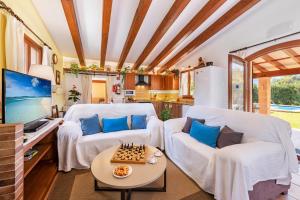 Villa Can Roig Pollensa by JS Villas