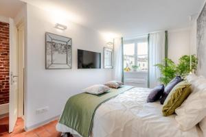Casa Colosseum, A Million Dollar's View: the Lucca Colosseum. Luxury 1 bedroom 1 Bathroom Apartment img8