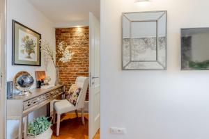 Casa Colosseum, A Million Dollar's View: the Lucca Colosseum. Luxury 1 bedroom 1 Bathroom Apartment img24