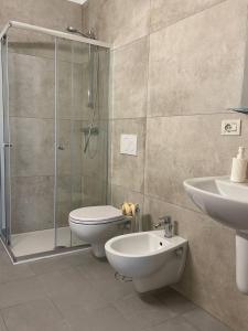 Dreibettzimmer mit Stadtblick