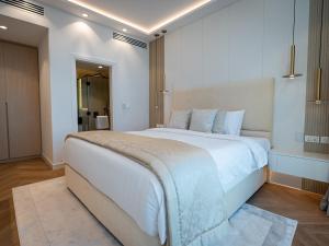 Daniels Sea View 2BR in Oceana The Palm Jumeirah