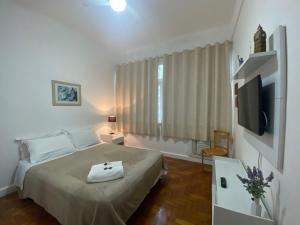 PF21 - Apto a 1 minuto da praia de Copacabana