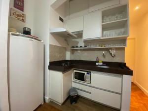 PF21 - Apto a 1 minuto da praia de Copacabana