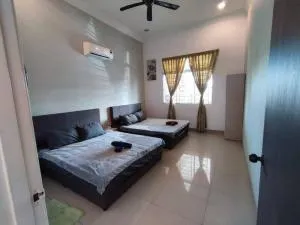 Sayang-Sayang Homestay $CRAZY OFFER$ 4R2B - Kampong Lapis Jiden