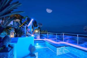Villa Islamorada Pool and Sea View