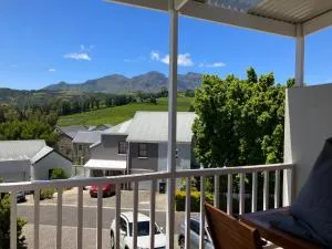 Squirrel Close and Squirrel Den - Kayamnandi