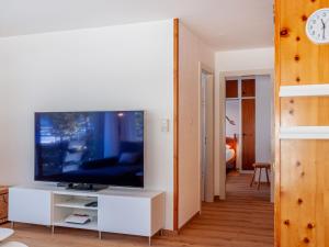Apartment Aiglon J2 by Interhome