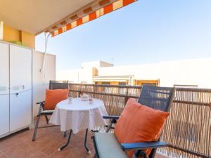 Apartment Dioniso - Playa Romanilla by Interhome