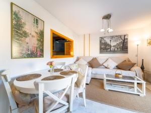 Apartment Dioniso - Playa Romanilla by Interhome