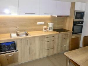 Holiday Home Holiday Hill 37 by Interhome