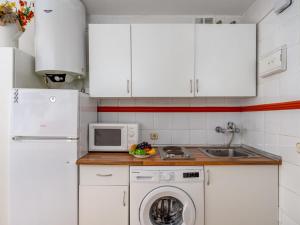 Apartment Benalbeach-7 by Interhome