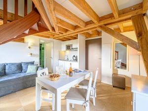 Apartment Le Château de Kergonano-13 by Interhome