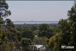 6 Bedrooms 11 Beds with Spacious City Park Views and Beach