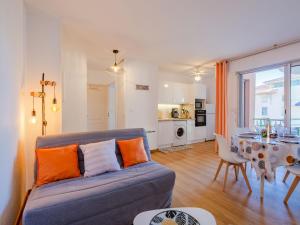 Apartment Quartier Latin-13 by Interhome