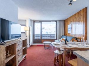 Studio Les Tommeuses - Val Claret-36 by Interhome