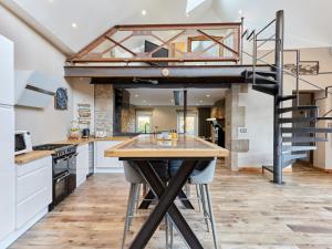 Maisons de vacances Holiday Home Au coin des 3 feux by Interhome : photos des chambres