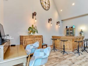 Maisons de vacances Holiday Home Au coin des 3 feux by Interhome : photos des chambres