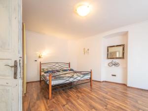 Holiday Home Theodora by Interhome