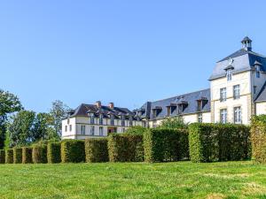Apartment Château De Kergonano-12 by Interhome