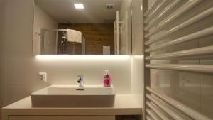 Tichý Apartmán u Mumlavského vodopádu 2KK s garáží v těsné blízkosti Hornického muzea - by Relax Harrachov