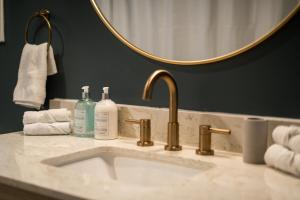 Riverview Retreat at The Wanderer