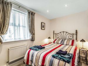 2 Bed in Tenby FB115