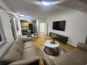 Luxury Vlae 1 Apartaments
